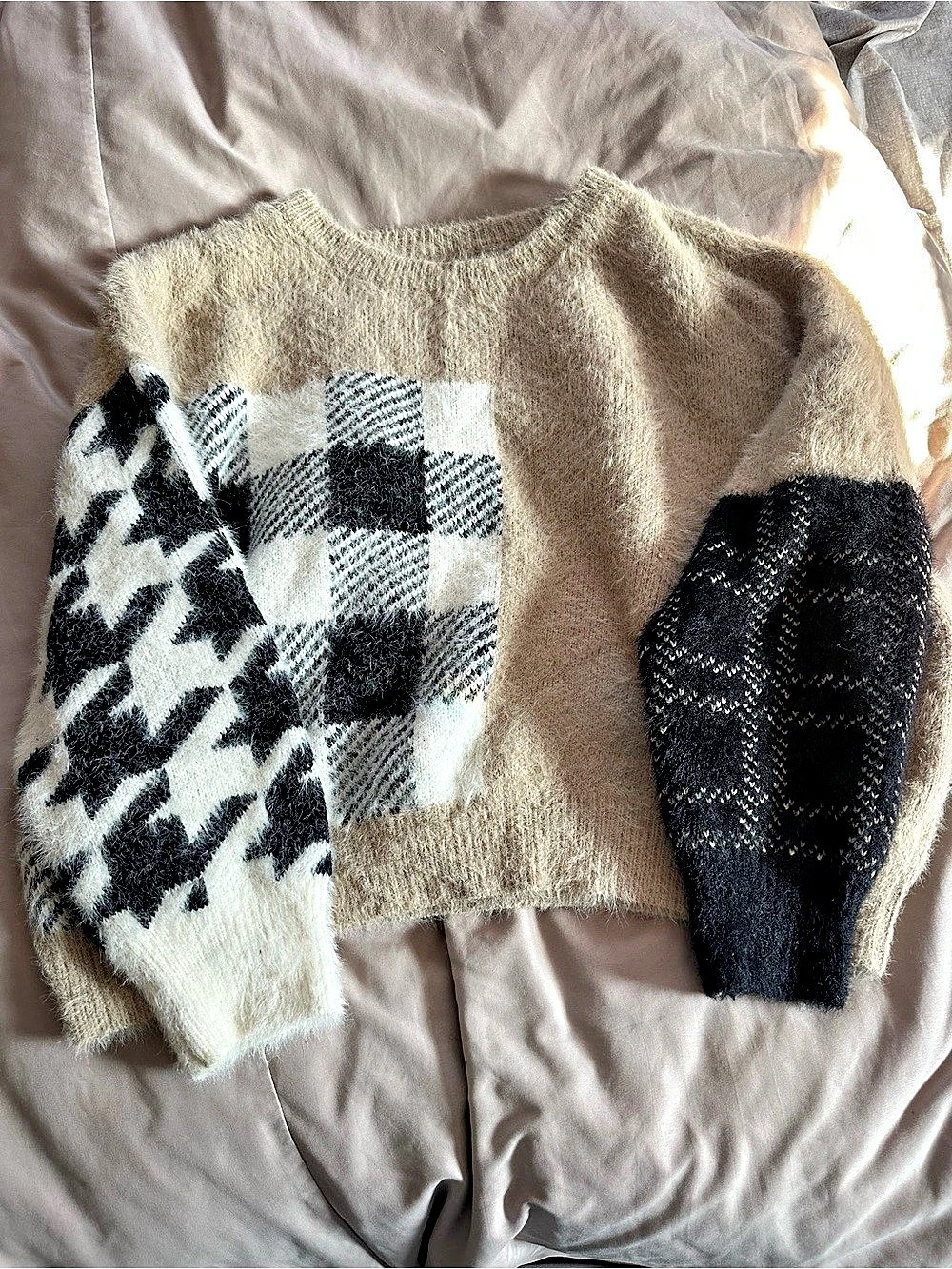 Color Block Crewneck Sweater in Beige & Black Like New